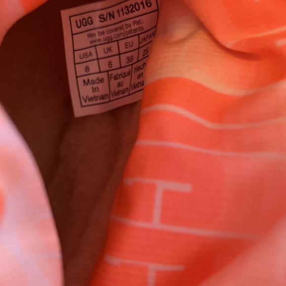 UGG Boots - Picture 5 of 7